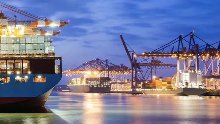 Търговският излишък на Китай достигна 1 трилион долара