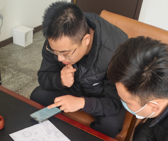 Технологичният екип на Hongzifeng отново получи висока оценка от клиенти.